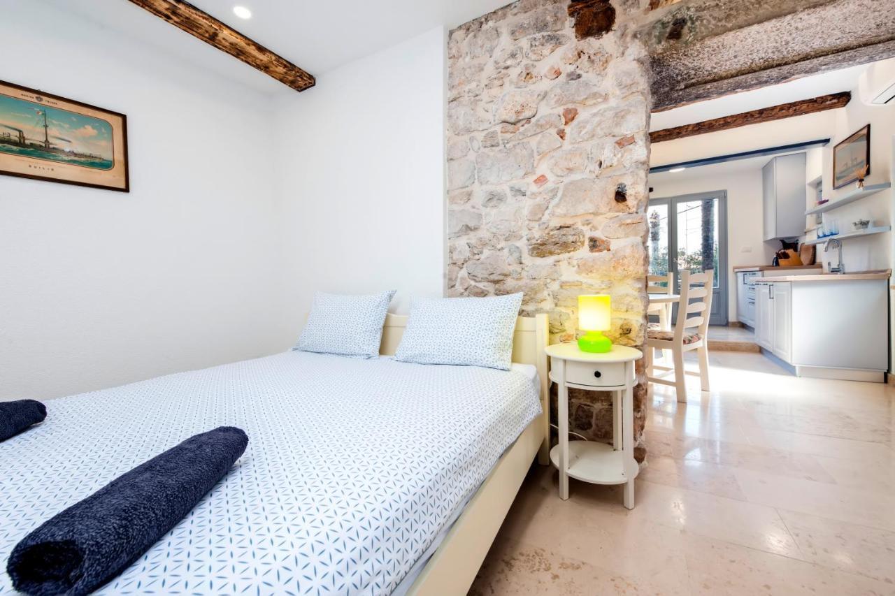 Old Town Garden Studio Apartment Rovinj Luaran gambar